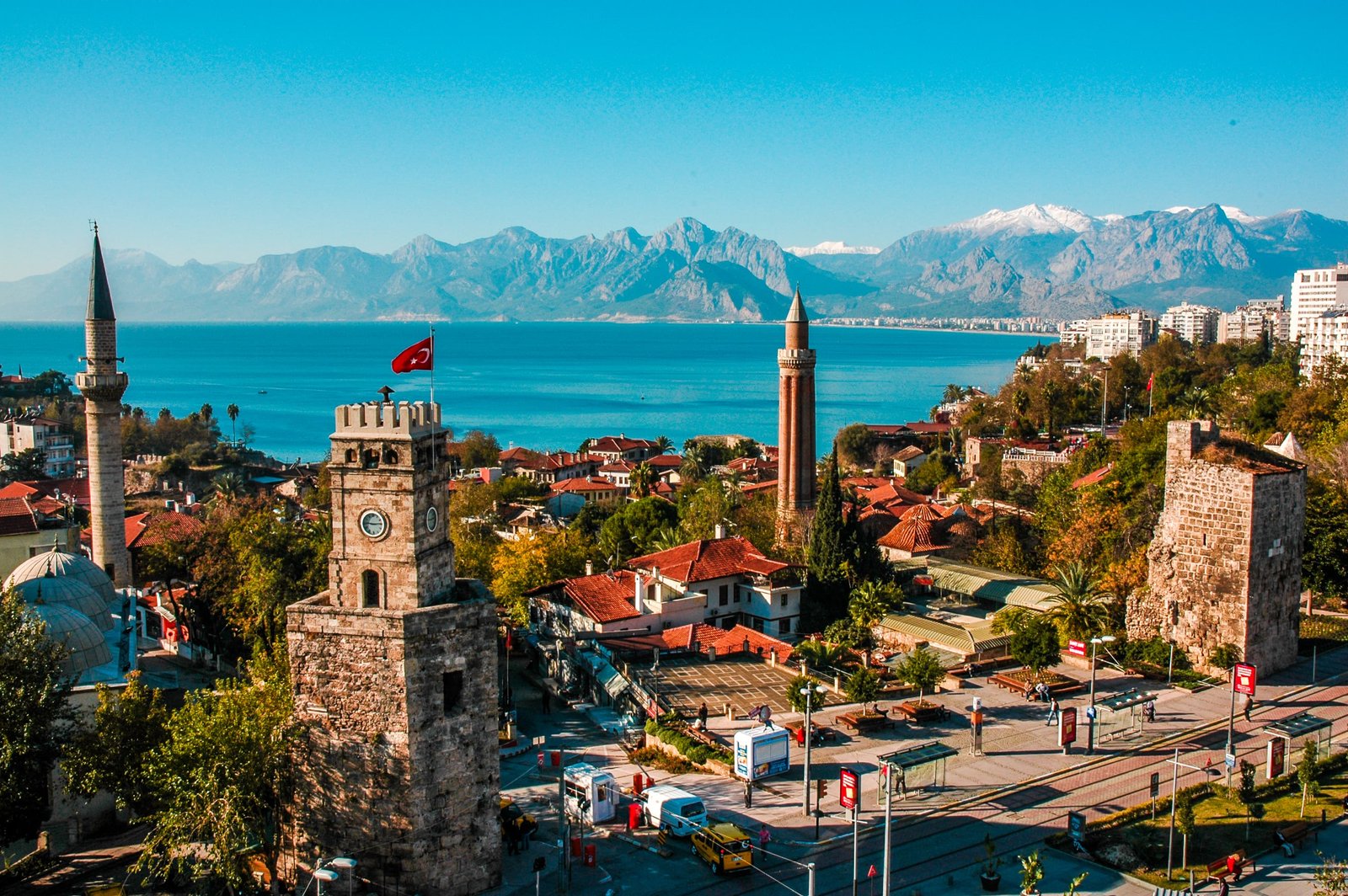What are the must-see attractions in Antalya’s Old Town?
